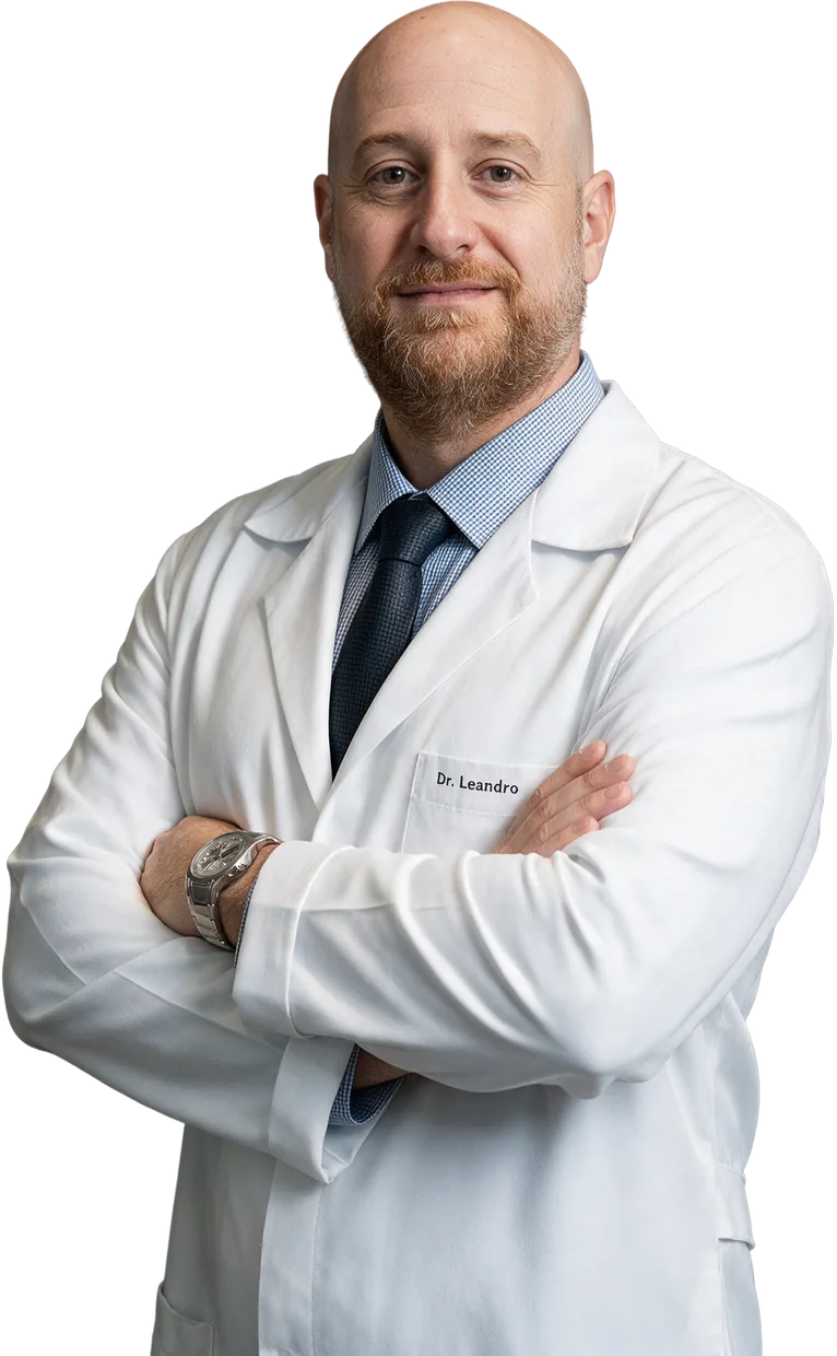 Dr. Leandro Calil de Lazari, médico ortopedista
